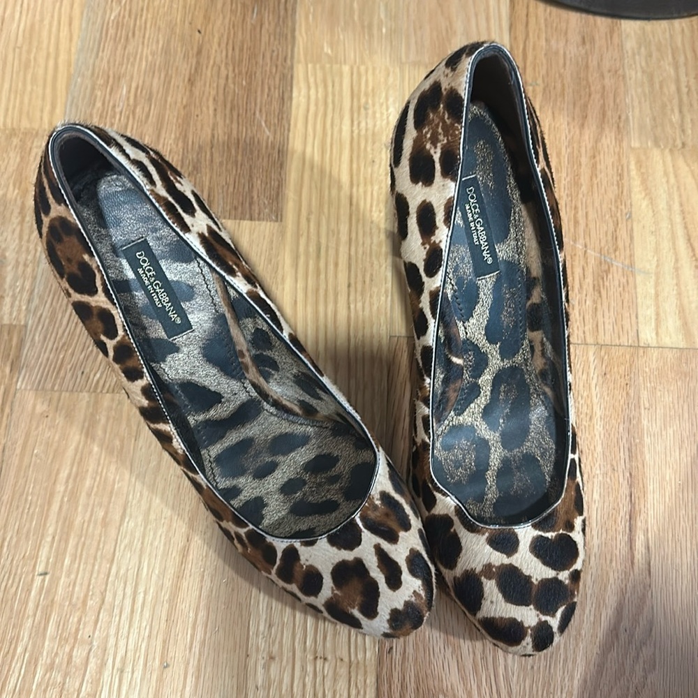 Never worn Dolce and Gabbana leopard heels